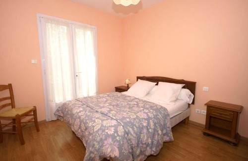 Pays-de-Belves Casa | Modern Holiday Home in Belv s with swimming pool