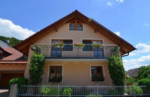 Prunn Casa | Modern Holiday Home in Prunn near Lake