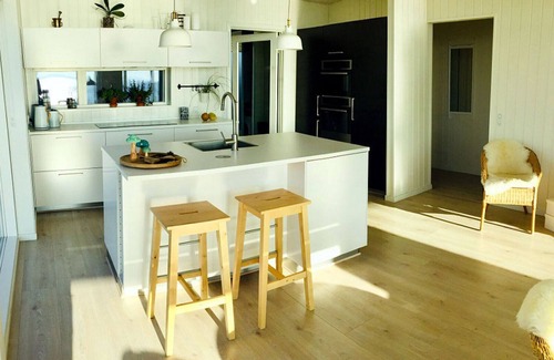 Diernæs Casa | Moderna casa de vacaciones con vistas panorámicas y WiFi cerca de la playa.
