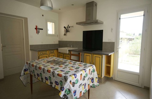 Pradons Casa | Moderna casa de vacaciones con piscina climatizada
