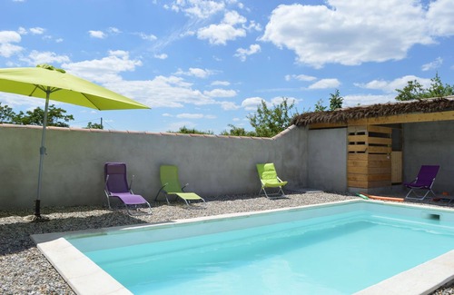 Pradons Casa | Moderna casa de vacaciones con piscina climatizada