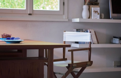 Patresi Apartamento | Moderna casa con hermoso jardín
