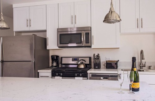 Larchmont Apartamento | Modern Hollywood Apartment-Long Term Guests Welcome-Monthly Discounts