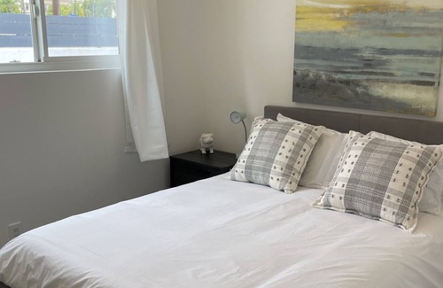 Larchmont Apartamento | Modern Hollywood Apartment-Long Term Guests Welcome-Monthly Discounts