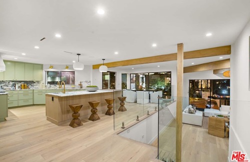 Beachwood Canyon Casa | MODERN HOLLYWOOD HILLS MANSION | 5 BEDROOMS | VIEWS | BRAND NEW