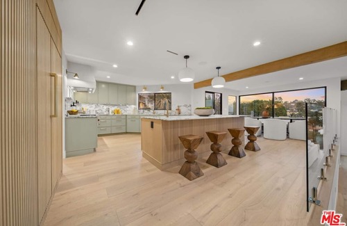 Beachwood Canyon Casa | MODERN HOLLYWOOD HILLS MANSION | 5 BEDROOMS | VIEWS | BRAND NEW