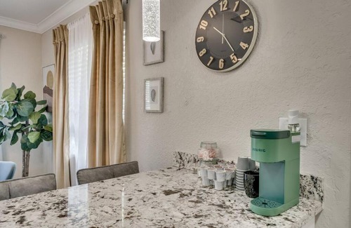 Central Fort Lauderdale Apartamento | Modern home 10 minutes from Fort Lauderdale beach!