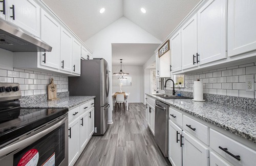 Cartersville Casa | Modern Home 4 Bed Lakepoint- Hyundai SK EV Plant-Near Museum's