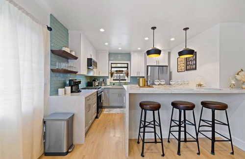 Atwater Village Apartamento | Modern Home - 5 Mins walk from Atwater Village Shops and Restaurants!