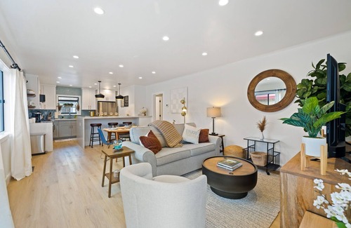 Atwater Village Apartamento | Modern Home - 5 Mins walk from Atwater Village Shops and Restaurants!