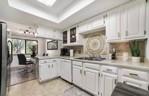 East Riverside - Oltorf Casa | Modern Home 7 Min from Downtown