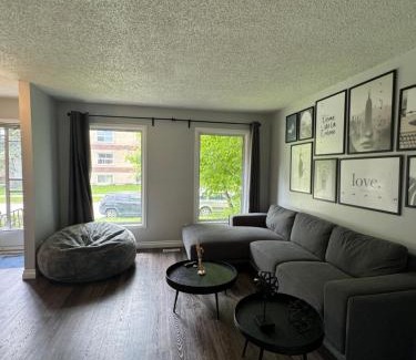 Winnipeg Casa | Modern home in Downtown Wpg