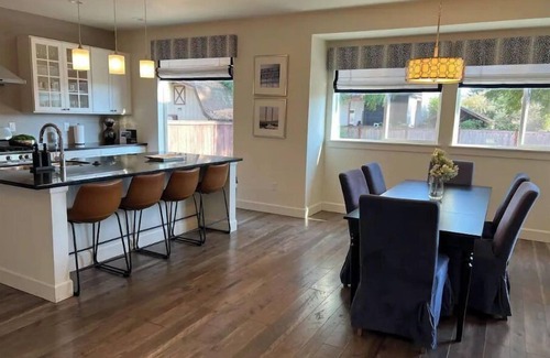 Sumner Casa | Modern home in downtown Sumner, WA