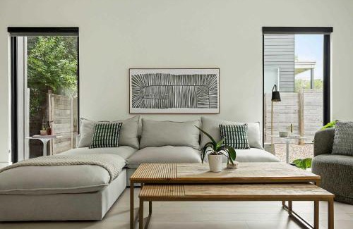 Chestnut Casa | Modern Home in East Austin - Private Pool & BBQ