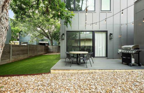 Chestnut Casa | Modern Home in East Austin - Private Pool & BBQ
