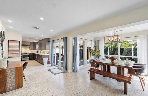 Coral Heights Casa | Modern Home in FTL! Hot Tub & Dogs Welcome!