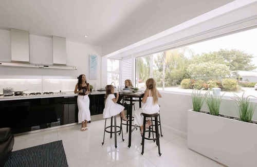 Coral Heights Casa | Modern Home in FTL! Hot Tub & Dogs Welcome!