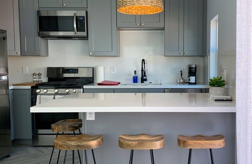 Mid City Casa | Modern Home in LA w/ Rain Shower
