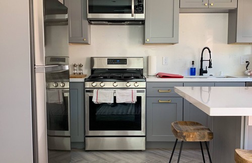 Mid City Casa | Modern Home in LA w/ Rain Shower
