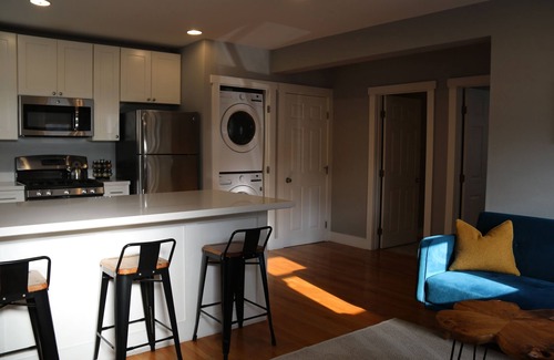 Hillcrest Apartamento | Modern home in the heart of San Diego! Entire 1bd apartment in walkable area!