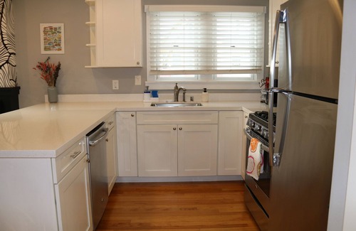 Hillcrest Apartamento | Modern home in the heart of San Diego! Entire 1bd apartment in walkable area!