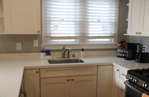 Hillcrest Apartamento | Modern home in the heart of San Diego! Entire 1bd apartment in walkable area!