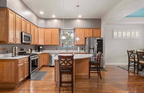 Montclair Casa | Modern Home in Upscale Neighborhood