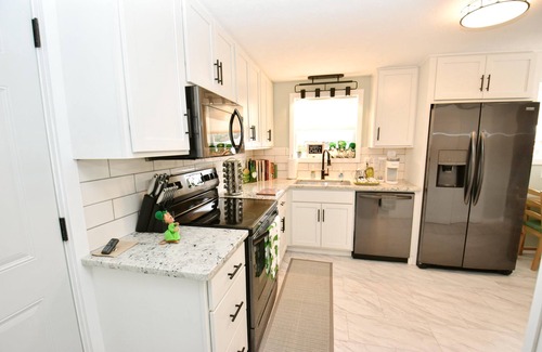 South Bend Casa | Modern home just mins to Notre Dame!(52723)