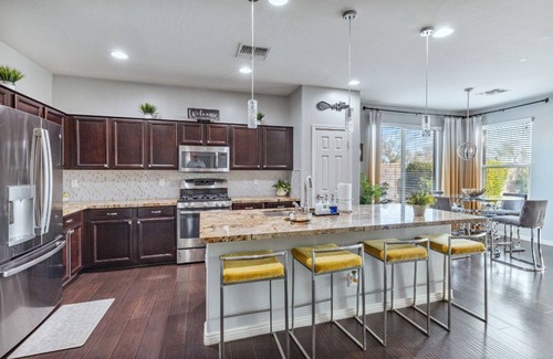 Canyon Trails South Casa | Modern Home Near Ballpark - Newly Furnished