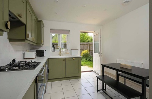 Cheltenham Casa | Modern Home on Edge of Cotswolds, Private Parking