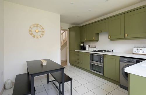 Cheltenham Casa | Modern Home on Edge of Cotswolds, Private Parking