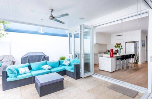 Mosman Park Casa | Modern home, pool, walk to beach