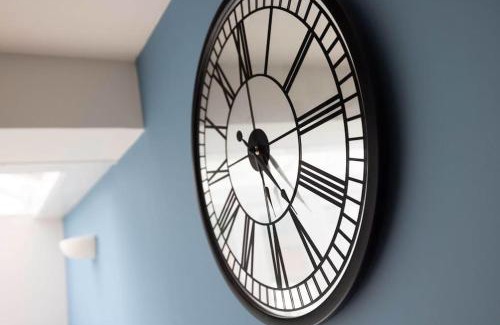 Langley Marish Casa | Modern Home - Slough, Heathrow, Pinewood - Parking