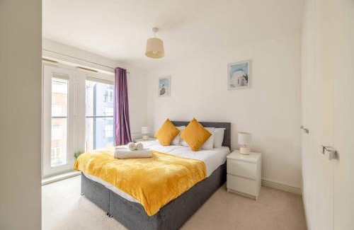 Langley Marish Casa | Modern Home - Slough, Heathrow, Pinewood - Parking