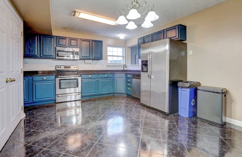 Lexington Casa | Modern Home w/Fenced Yard: 4 Mi to Dtwn Lexington