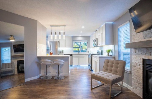 Sherwood - Tualatin North Casa | Modern home w/Hot Tub! In small town Sherwood with AC, WiFi, & near wine country