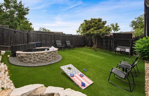 South River City Casa | Modern Home w Shared Pool Yard Prime Location Fairlawn Lane B by AvantStay