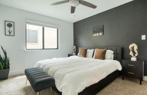 South River City Casa | Modern Home w Shared Pool Yard Prime Location Fairlawn Lane B by AvantStay