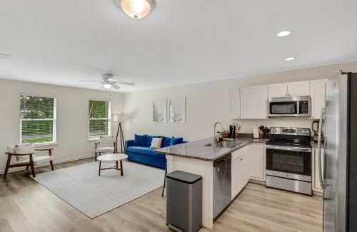 St. Augustine Casa | Modern home with garage near town