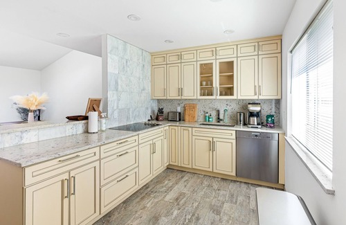Southampton Casa | Modern home with large deck, firepit, enclosed yard, & immaculate kitchen
