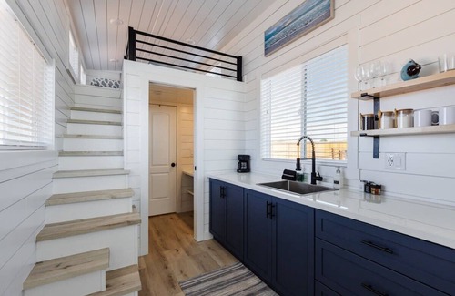Apple Valley Apartamento | Modern Home with Private Hot Tub