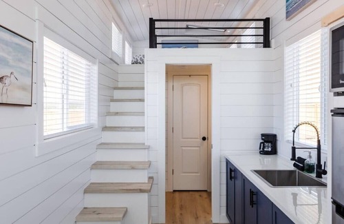 Apple Valley Apartamento | Modern Home with Private Hot Tub