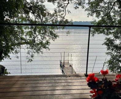 Lakeland Casa | Modern Home with private beach on St. Croix River