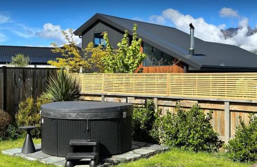 Kawarau Falls Casa | Modern home with SPA