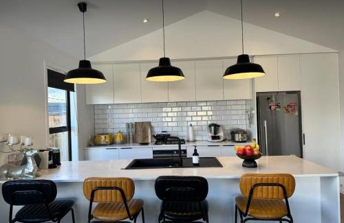 Kawarau Falls Casa | Modern home with SPA
