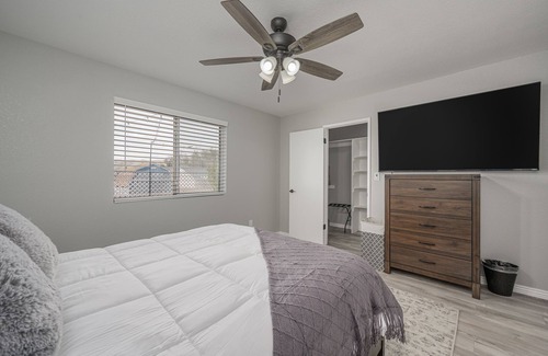 Holiday Shores Casa | Modern home, with patio, near river and low cleaning fee