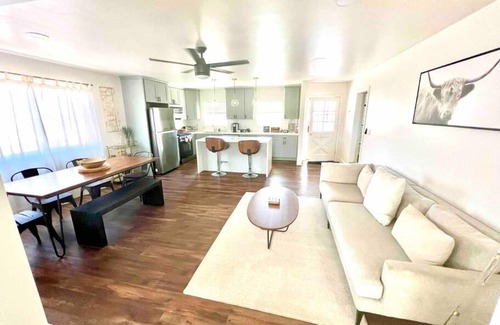 Linda Vista Casa | Modern Home with View and Large Private backyard