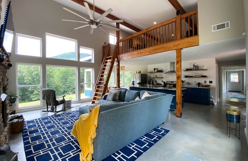 Ellijay Casa | Modern home, year-round mountain view, 30acres, hot tub, orchards & wineries