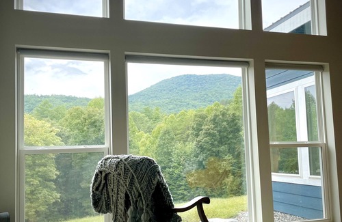Ellijay Casa | Modern home, year-round mountain view, 30acres, hot tub, orchards & wineries