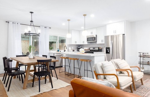 Mira Mesa Casa | Modern Hot Tub Oasis w/ Game Room